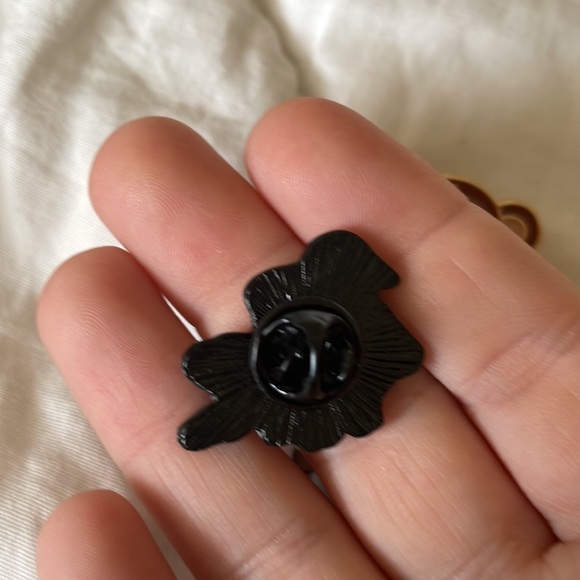 3 Animal‎ Themed Enamel Pins - Picture 3 of 5